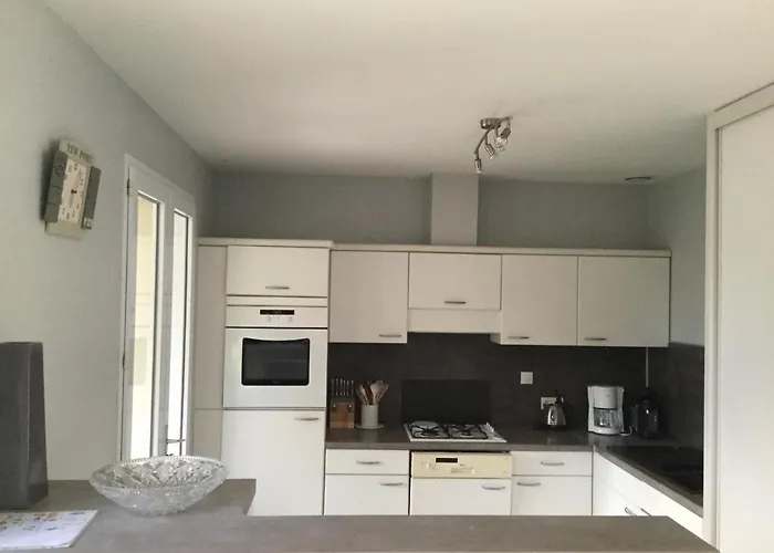 Maison Bercee Par Le Bruit De La Ile De Re *